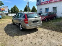 Gebraucht Kia Ceed Spirit 125 PS (91 kW) 2011 Beige Kleinwagen