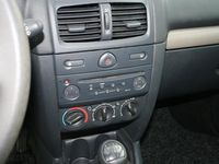 Gebraucht Renault Clio 58 PS (42 kW) 2004 Blau Kleinwagen