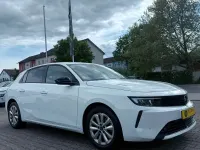 Usado Opel Astra Elegance 131 HP (96 kW) 2023 Branco Citadino