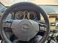 Gebraucht Opel Astra Edition 116 PS (85 kW) 2010 Schwarz Kombi