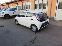 Gebraucht Toyota Aygo 69 PS (50 kW) 2016 Weiß Kleinwagen