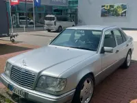 Brugt Mercedes E220 150 HK (110 kW) 1995 Sølv Sedan