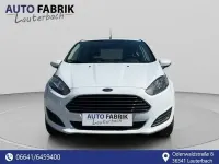 Gebraucht Ford Fiesta Trend 60 PS (44 kW) 2013 Weiß Limousine
