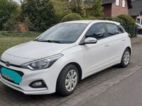 Gebraucht Hyundai i20 Select 75 PS (55 kW) 2019 Weiß Kleinwagen