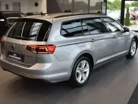 Gebraucht VW Passat 150 PS (110 kW) 2022 Silber Kombi