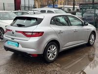 Gebraucht Renault Mégane IV Intens 132 PS (97 kW) 2016 Silber Kleinwagen