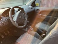 Gebraucht Ford Fiesta 69 PS (50 kW) 2004 Blau Kleinwagen