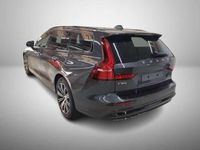 Gebraucht Volvo V60 Ultimate 197 PS (144 kW) 2024 Platinum grey / metallic Kombi