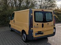 Second-hand Renault Trafic 81 CP (59 kW) 2004 Galben Monovolum