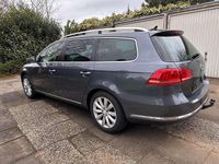 Gebraucht VW Passat 150 PS (110 kW) 2011 Grau Kombi