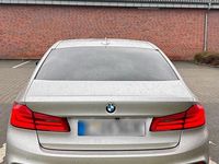 Gebraucht BMW 530e M Sport 252 PS (185 kW) 2019 Gold Limousine