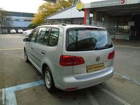 Gebraucht VW Touran Trendline 105 PS (77 kW) 2015 Silber Van / Kleinbus