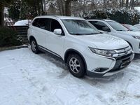 Gebraucht Mitsubishi Outlander Plus 150 PS (110 kW) 2015 Weiß SUV