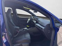 Gebraucht VW Golf VIII Business 204 PS (150 kW) 2026 Lapiz blue metallic schwarz (metallic) Limousine