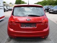 Gebraucht Kia Venga 77 PS (56 kW) 2012 Rot Kleinwagen
