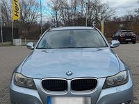 Gebraucht BMW 320 170 PS (125 kW) 2009 Blau Kombi
