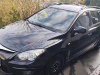 Gebraucht Hyundai i30 116 PS (85 kW) 2011 Schwarz Kombi