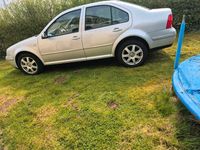 Second-hand VW Bora 102 CP (75 kW) 2004 Argintiu Berlinǎ