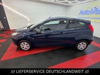 Gebraucht Ford Fiesta Ambiente 60 PS (44 kW) 2015 Blau Kleinwagen