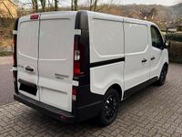 Gebraucht Opel Vivaro 95 PS (69 kW) 2018 Weiß Van / Kleinbus