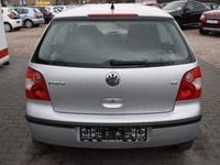 Gebraucht VW Polo Basis 64 PS (47 kW) 2003 Silber Kleinwagen