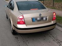 Gebraucht VW Passat 131 PS (96 kW) 2003 Beige Limousine