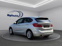 Gebraucht BMW 218 Advantage 136 PS (100 kW) 2016 Silber Van / Kleinbus