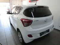 Gebraucht Hyundai i10 Style 87 PS (63 kW) 2017 Weiß Kleinwagen