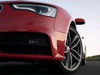 Gebraucht Audi A5 Comfort 218 PS (160 kW) 2016 Rot Coupé