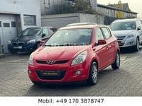 Gebraucht Hyundai i20 Comfort 101 PS (74 kW) 2010 Rot Kleinwagen