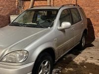 Gebraucht Mercedes ML320 218 PS (160 kW) 1999 Silber SUV