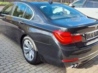 Second-hand BMW 730 258 CP (189 kW) 2014 Negru Berlinǎ