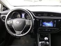 Gebraucht Toyota Auris Comfort 99 PS (72 kW) 2015 Silver metallic Limousine