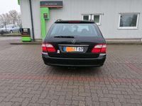 Gebraucht Mercedes E240 Classic 177 PS (130 kW) 2004 Schwarz Kombi