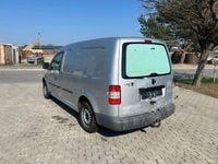 Gebraucht VW Caddy Maxi 102 PS (75 kW) 2009 Silber Van / Kleinbus