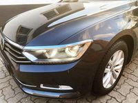 Gebraucht VW Passat R 150 PS (110 kW) 2019 Grau Kombi