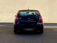 gebraucht Hyundai i30 1.6 FIFA WM Edition KLIMA SHZ ALU