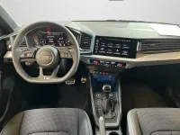 Neu Audi A1 Advanced 150 PS (110 kW) 2026 Distriktgrün metallic (metallic) SUV