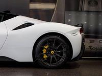 Gebraucht Ferrari SF90 1001 PS (736 kW) 2024 Weiß Coupé