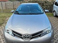Gebraucht Toyota Auris 90 PS (66 kW) 2013 Grau Kleinwagen