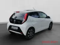 Gebraucht Toyota Aygo X-play 72 PS (52 kW) 2021 Weiss Kleinwagen
