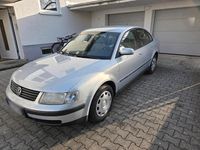 Second-hand VW Passat 110 CP (80 kW) 2000 Argintiu Berlinǎ