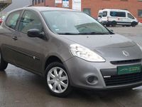 Gebraucht Renault Clio III 75 PS (55 kW) 2012 Grau Kleinwagen