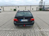 Gebraucht BMW 525 177 PS (130 kW) 2006 Schwarz Kombi