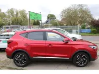 Gebraucht MG ZS Exclusive 106 PS (77 kW) 2023 Rot SUV
