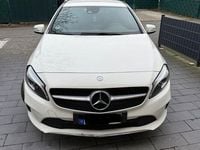 Gebraucht Mercedes A180 Urban 109 PS (80 kW) 2016 Weiß Limousine