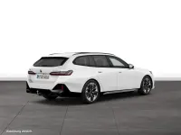 Gebraucht BMW 540 Sport Line 286 PS (210 kW) 2026 Weiß Kombi