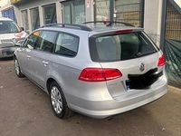 Gebraucht VW Passat 122 PS (89 kW) 2011 Grau Kombi