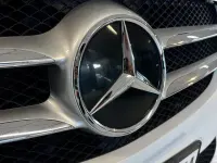 Gebraucht Mercedes V220 163 PS (119 kW) 2021 Weiß Van / Kleinbus