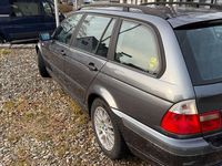 Gebraucht BMW 320 150 PS (110 kW) 2002 Grau Kombi